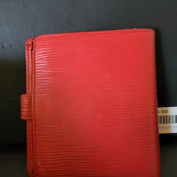 Louis Vuitton, Chloe And Cococelux Gold Wallets - Picture 4 of 13